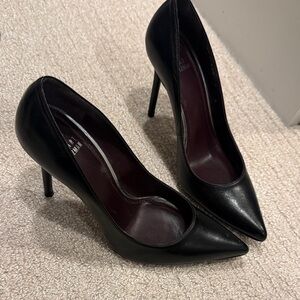 Black Leather Pointed-Toe Stiletto Pumps
